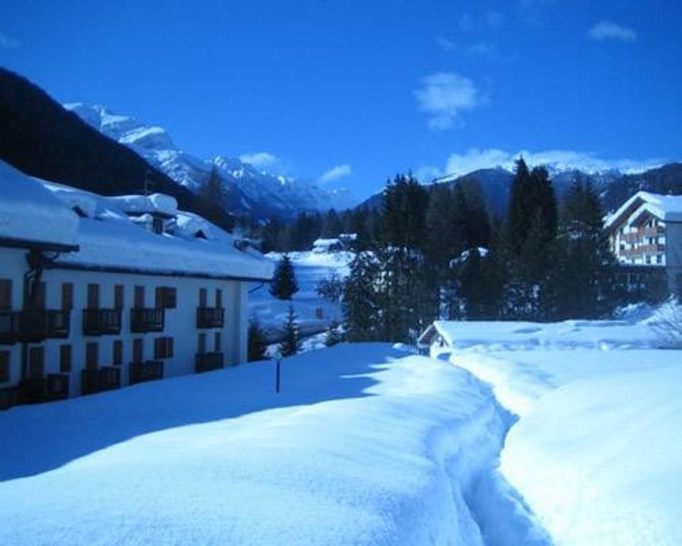Casa Alpina Sant'Apollinare Falcade Exterior foto