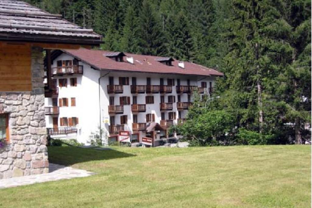 Casa Alpina Sant'Apollinare Falcade Exterior foto